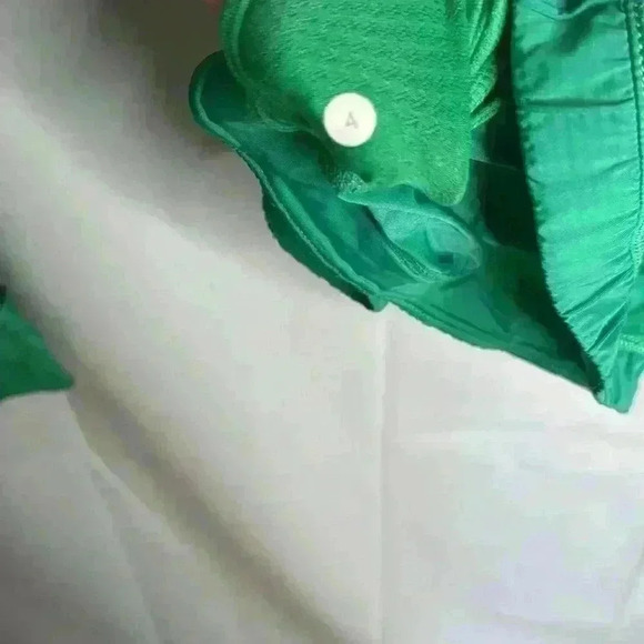 Lululemon size  Athletic top - Picture 3 of 5